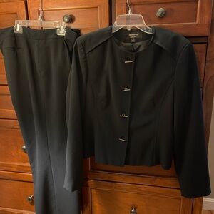 Larry Levine Black Women's Pantsuit with Loop-and-Bar Closures